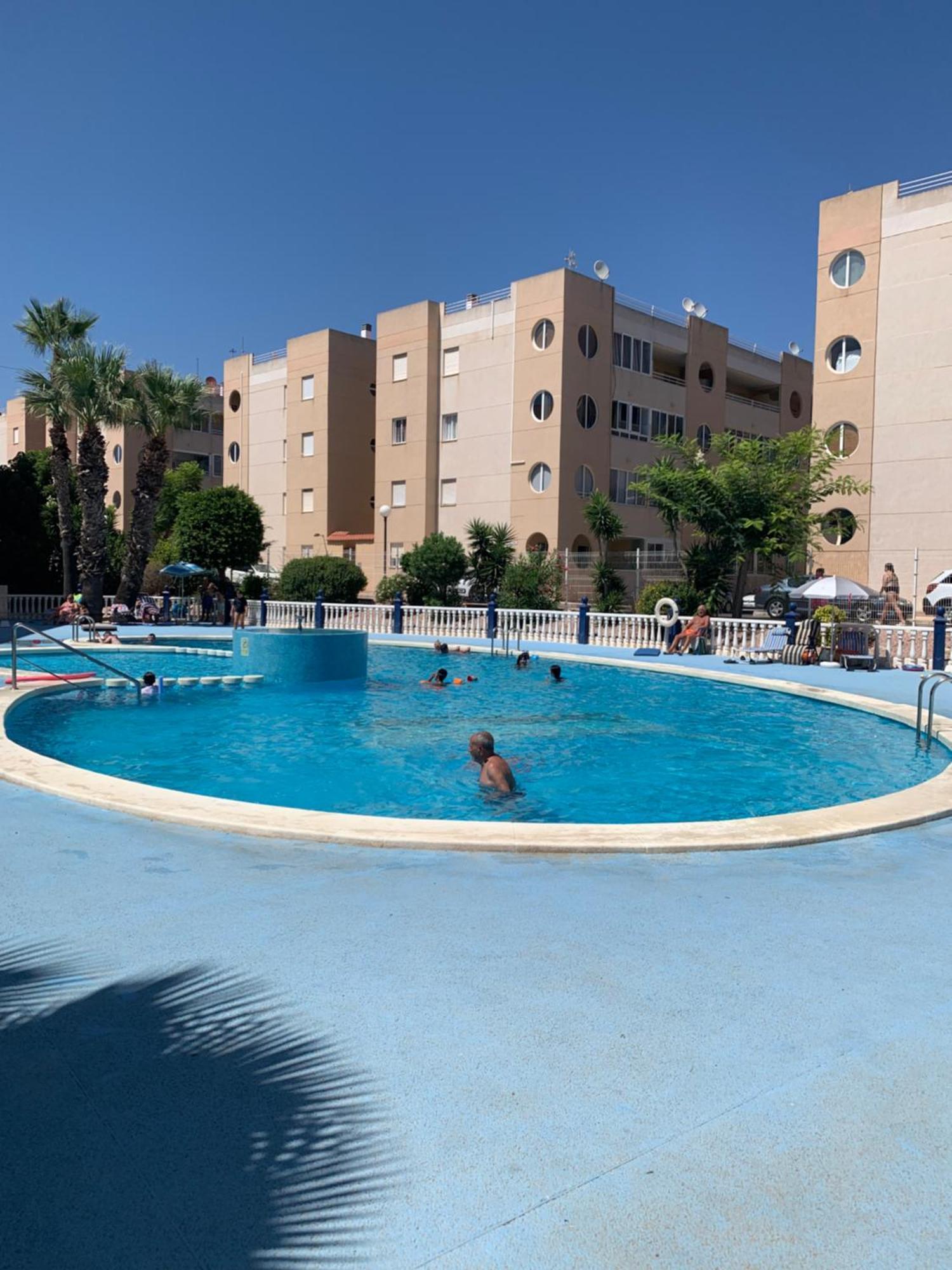 Tres Beau T4 Torrevieja Renove Et Moderne Apartment Luaran gambar